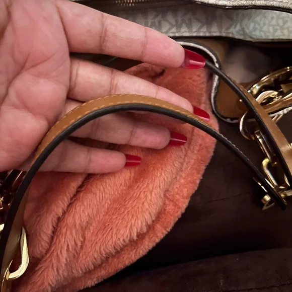 Michael Kors Cream and Brown Logo Shoulder Bag - Picture 12 of 12